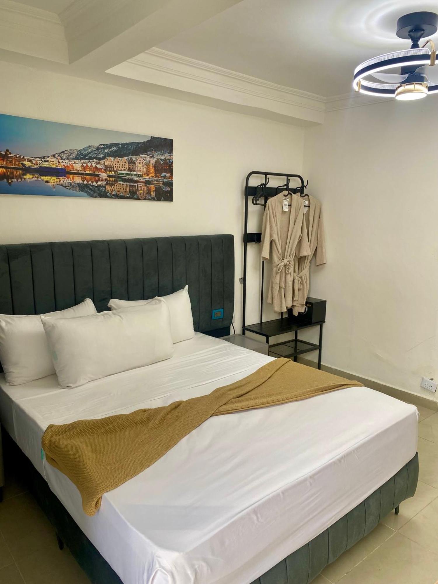 อาร์ไอจี โฮเต็ล บูทิก ปวยร์โต มาเลกอน Bed & Breakfast ซานโตโดมิงโก ภายนอก รูปภาพ